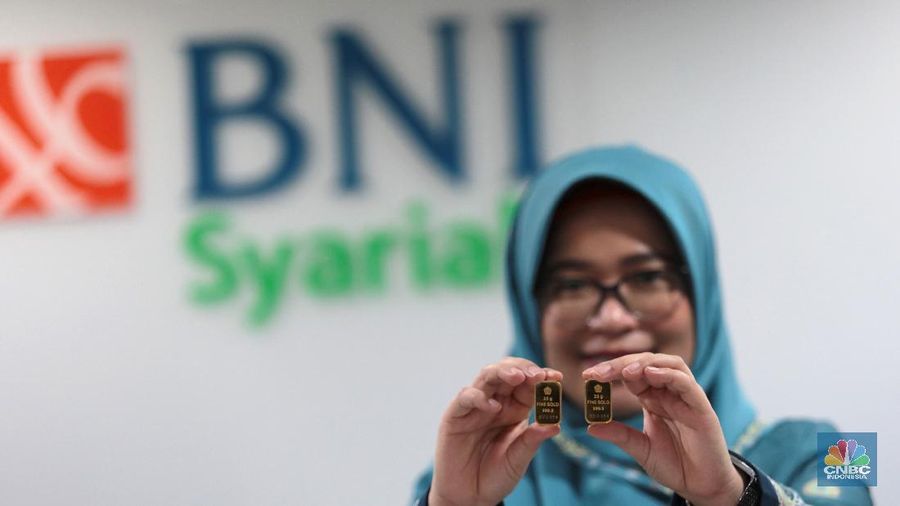 Berbalik dari harga spot lokal, harga kontrak berjangka emas turun 0,28% pada Senin (18/3/2019) ke US$1.299,2 per troy ons di bursa AS.