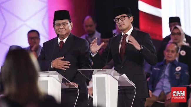 Beda Jas yang Dipakai Prabowo dan Sandiaga di Debat Capres
