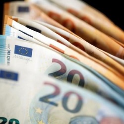 Euro Tetap Loyo Meski AS Diprediksi Resesi