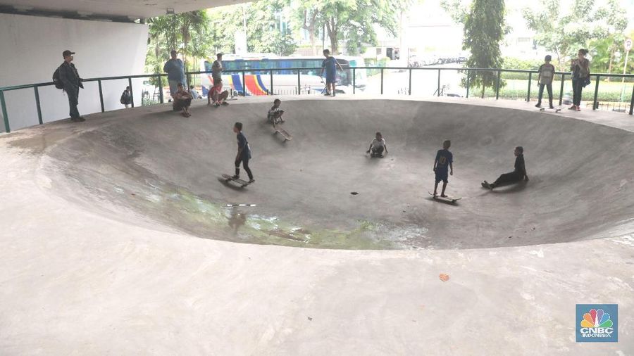 Pemprov DKI berencana akan menata seluruh kolong jembatan layang di Jakarta menjadi ruang publik.