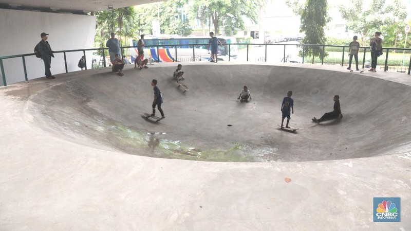 Pemprov DKI berencana akan menata seluruh kolong jembatan layang di Jakarta menjadi ruang publik.