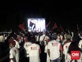 Debat Dimulai, Pendukung Kedua Pasangan Padati Lokasi Nobar