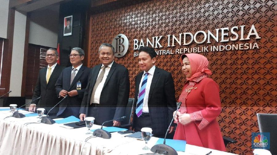 BI menyatakan WeChat dan Alipay yang tidak menggandeng bank domestik melanggar aturan.