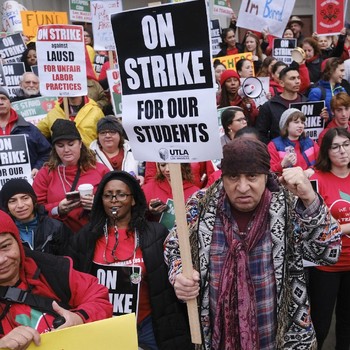 Puluhan Ribu Guru di Los Angeles Demo Tuntut Kenaikan Gaji