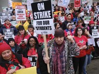 Puluhan Ribu Guru di Los Angeles Demo Tuntut Kenaikan Gaji