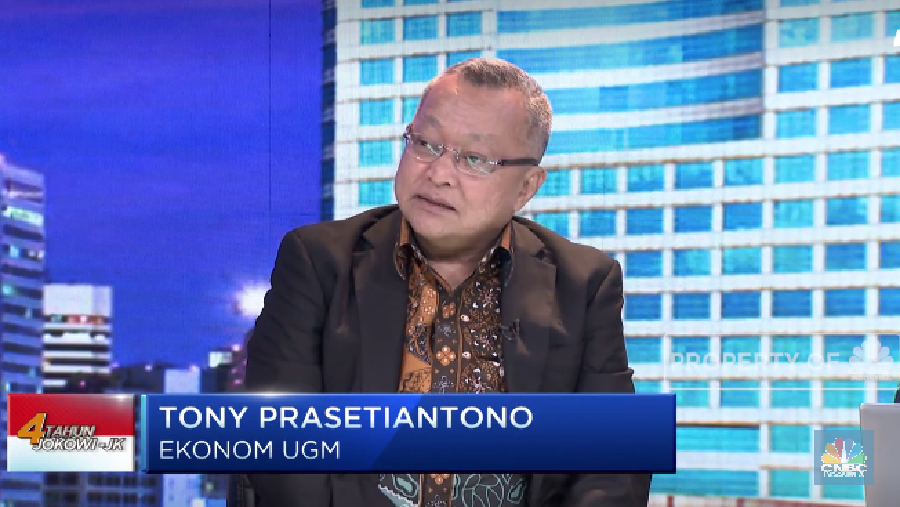Ekonom dan staf pengajar Fakultas Ekonomi dan Bisnis Universitas Gadjah Mada, Yogyakarta, A. Tony Prasetiantono meningggal dunia di Jakarta, Rabu.