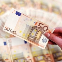 Yield Obligasi AS Kembali Turun, Euro Dongkel Dolar