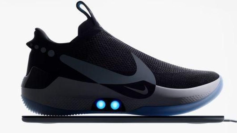 Nike luncurkan sepatu canggih, bisa ikat tali sendiri dan ubah warna 