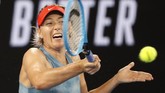 Kemenangan atas Caroline Wozniacki memastikan torehan Maria Sharapova di Australia Terbuka 2019 lebih baik dibandingkan tahun lalu. (REUTERS/Aly Song)
