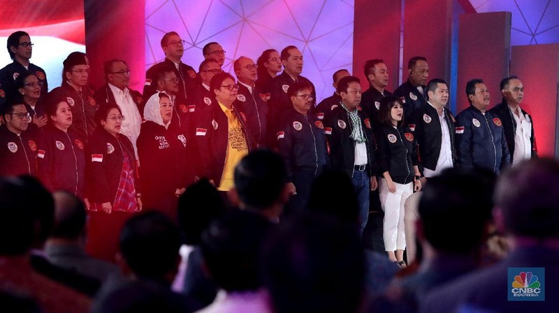 Dua pasangan capres-cawapres, Jokowi-Ma'ruf Amin, dan Prabowo Subianto-Sandiaga Uno menjalani debat Pilpres 2019 perdana