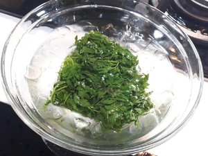 4 Manfaat Daun Antanan untuk Kesehatan Otak dan Cara Konsumsinya