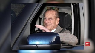 VIDEO: Pangeran Philip Terlibat Kecelakaan Mobil