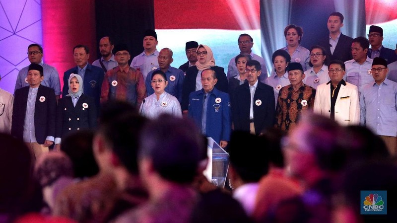 Dua pasangan capres-cawapres, Jokowi-Ma'ruf Amin, dan Prabowo Subianto-Sandiaga Uno menjalani debat Pilpres 2019 perdana