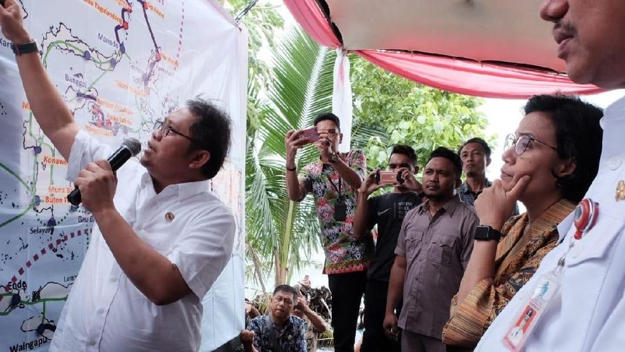 Pemerintah baru meresmikan Palapa Ring yang disebut tol langit.