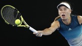 Meski berstatus sebagai unggulan ke-30, Maria Sharapova berhasil menghadirkan kesulitan bagi Caroline Wozniacki. (REUTERS/Aly Song)