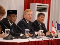 Ketemu Dubes Uni Eropa, Prabowo-Sandi Bahas Kebijakan Ekonomi