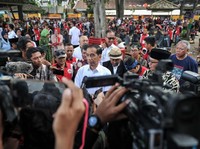 Tak Lagi Sepeda, Jokowi Bagi Hadiah Spesial! Apa Itu?