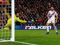 Alisson, Kiper Terburuk Liga Inggris di 2019