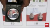 KPU memulai proses pencetakan kertas suara untuk Pemilihan Umum 2019. Kertas suara dicetak disejumlah tempat. (CNN Indonesia/Andry Novelino)