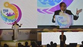 Ketua Umum PSSI Edy Rahmayadi (kiri) menyampaikan pidatonya didampingi Wakil Ketua Umum PSSI Djoko Driyono dalam pembukaan Kongres Tahunan PSSI 2019 di Nusa Dua, Bali, Minggu (20/1). (ANTARA FOTO/Nyoman Budhiana)