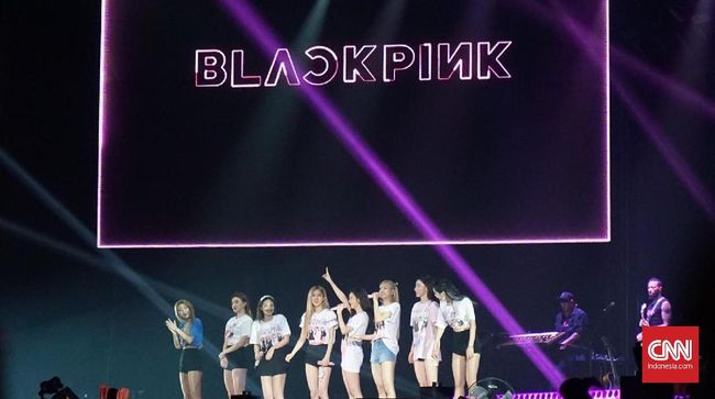 BLACKPINK Berceloteh 'Mantul' dan 'Kuy' di Panggung Indonesia