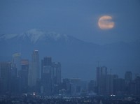 Separuh Los Angeles Gelap Gulita, AS Krisis Energi Mr Biden?