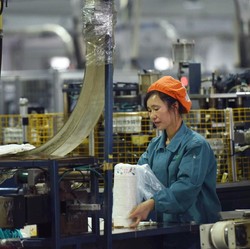 Kena Hajar Kanan-kiri, Industri China Mampu 'Bangkit dari Kubur'