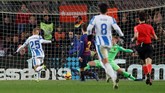 Martin Braithwaite membobol gawang Marc Andre Ter Stegen pada menit ke-57 dan mengubah kedudukan menjadi 1-1. (REUTERS/Albert Gea)