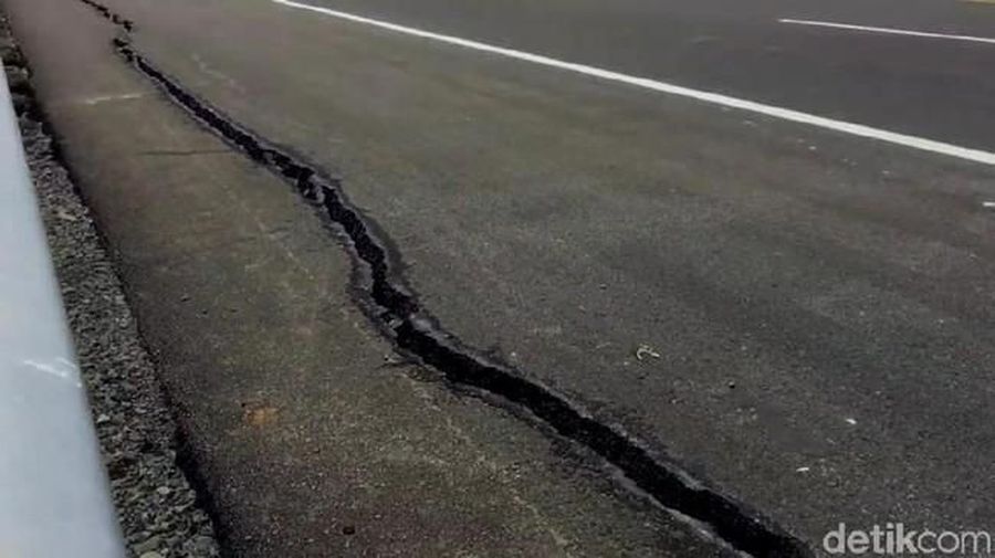 Padahal, infrastruktur tersebut baru saja diresmikan Presiden Joko Widodo akhir Desember 2018 lalu.