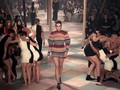 FOTO: 'Akrobat' Dior di Panggung Couture Paris