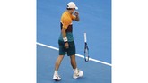 Kei Nishikori lolos ke babak keempat usai mengalahkan petenis Portugal Joao Sousa, sementara Pablo Carreno menyingkirkan unggulan ke-12 Fabio Fognini asal Italia. (REUTERS/Aly Song)