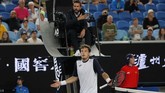 Di saat tie break Carreno sempat melakukan protes keras lantaran wasit memberikan poin kepada Nishikori. Keputusan wasit Thomas Sweeney itu dianggap Carreno keliru. Sejak momen tersebut Carreno kehilangan ketenangannya hingga laga berakhir. (REUTERS/Adnan Abidi)