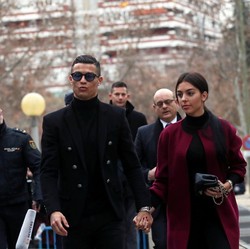 RIP, Putra Kembar Ronaldo Meninggal Dunia Saat Dilahirkan