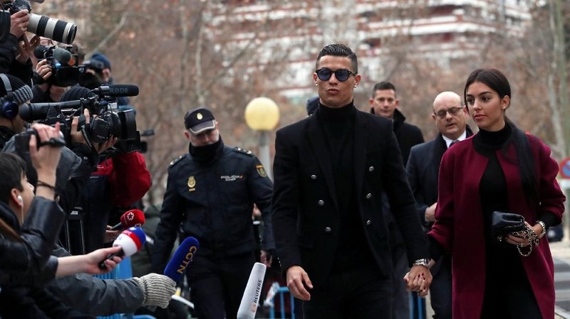 Pada 2017, jaksa penuntut umum menuduh Ronaldo melakukan empat tuduhan penipuan pajak.