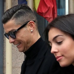 Ronaldo-Georgina Langgar Aturan Saudi Soal 'Kumpul Kebo'?