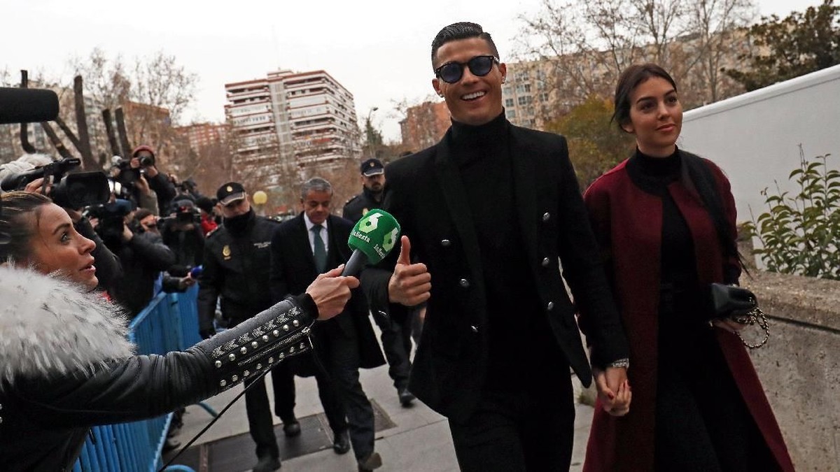 Ronaldo Dikabarkan Sudah Menikah Diam-Diam di Portugal, Benarkah?