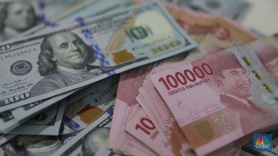 Anjlok 1% Lebih, Sudah Siap Lihat Rupiah di Rp 15.000/US$?