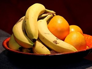 Sarapan Pisang atau Jeruk? Ini Perbedaan Efek Energinya di Tubuh
