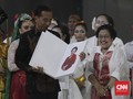 Berkebaya Putih, Megawati Hadiri Pelantikan Jokowi