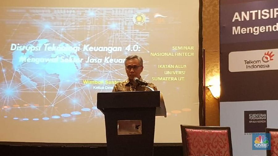 OJK menekankan, perusahaan financial technology (fintech) tidak boleh menyalahgunakan kekuasaan (abuse of power) kepada nasabahnya.