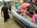 Banjir, Warga Maros Sulawesi Selatan Mengungsi di Masjid