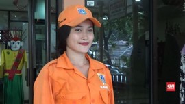 VIDEO: Pasukan Oranye yang Viral Berkat Pose di Medsos