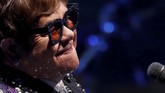 John tampil selama 2,5 jam dengan sentuhan ajaib dan keindahan musikalitasnya yang terus bertambah matang selama bertahun-tahun kariernya. (REUTERS/Mario Anzuoni)