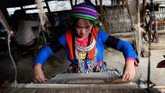 Thao Thi Van baru berusia dua tahun ketika ibunya hilang saat pergi ke pasar. Ada kemungkinan diculik oleh pedagang yang memangsa wanita dari suku Hmog di Vietnam Utara. (Nhac NGUYEN / AFP)