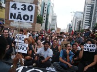 Tarif Bus Naik, Warga Brasil Demo Padati Sao Paulo