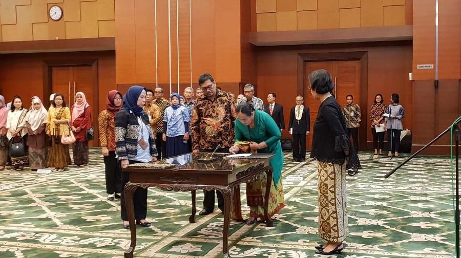 Menteri Keuangan Sri Mulyani Indrawati melakukan rotasi jabatan terhadap 21 Pejabat Eselon II