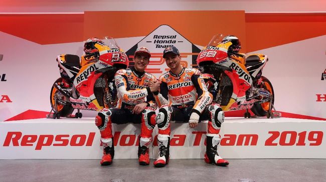 Tangan Lorenzo Masih Dibebat di Peluncuran Tim Honda