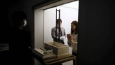 Dia sulit mengatakan sulit membayangkan itu semua, karena dia hanya menghabiskan 100 ribu won sebulan untuk Sancho. (REUTERS/Kim Hong-Ji)