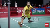 Jonatan Christie lebih sering tertinggal di gim pertama namun di saat akhir Jonatan menunjukkan performa luar biasa dan menang 22-20. (CNNIndonesia/Safir Makki