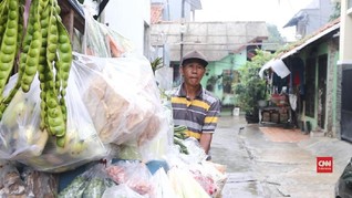 Daris, Sayur Keliling, dan Para Pengutang